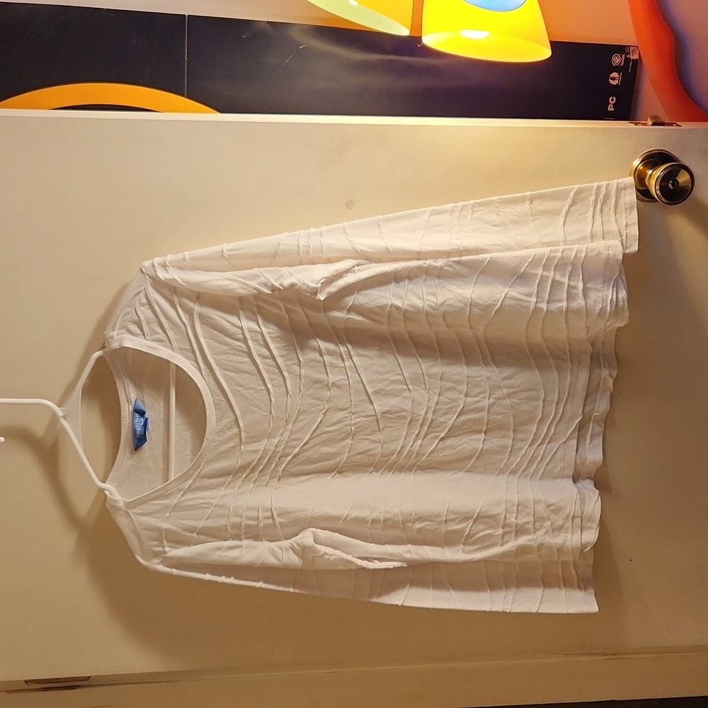 Simply Vera white long sleeve shirt
